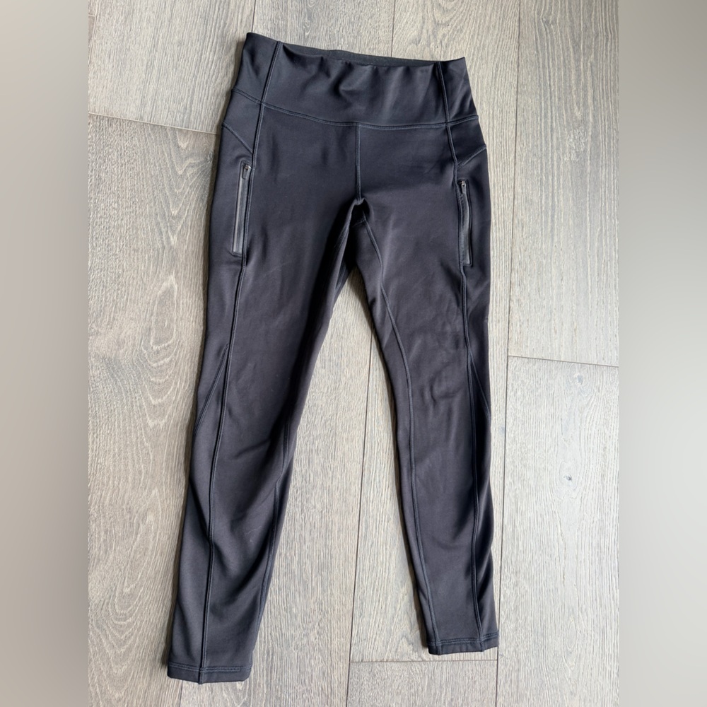 Athleta Primaloft Ridge Tight Fleece Lined in Black Size Medium